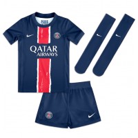 Dětský fotbalový dres Paris Saint-Germain Bradley Barcola #29 2024-25 Domácí Krátký Rukáv (+ trenýrky)